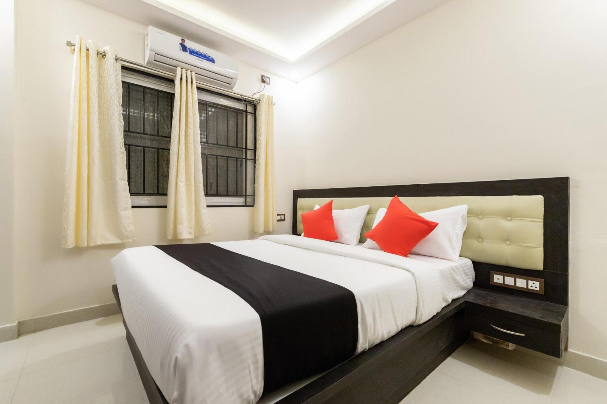 Super Capital O Choice Regal Suites Near Ragigudda Sri Prasanna Anjanayeswamy Temple Bangalore Buitenkant foto